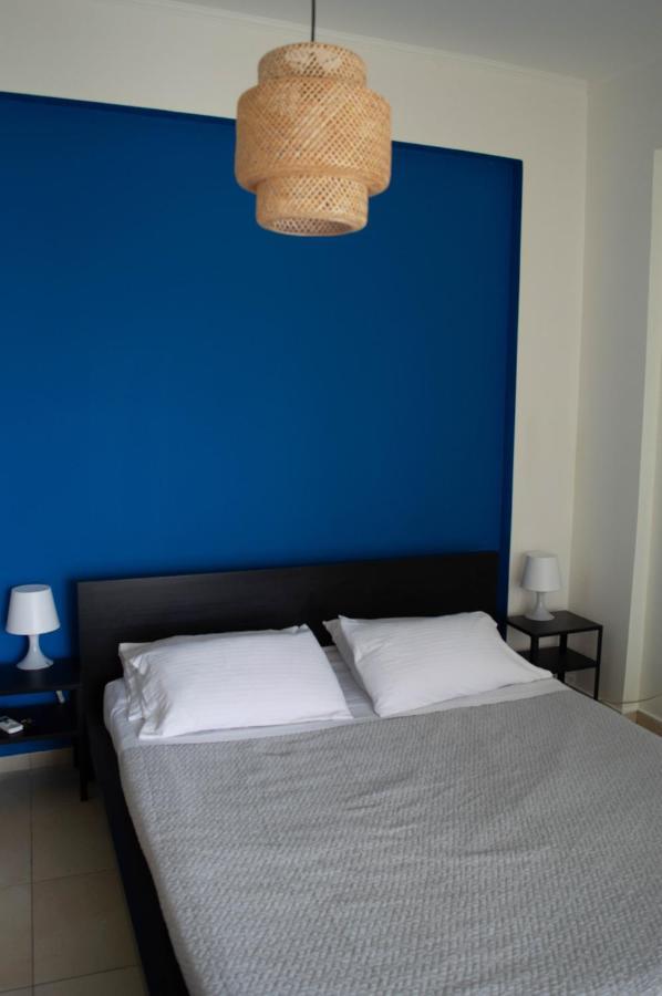 Blue And White Apartment Schinias Exterior foto